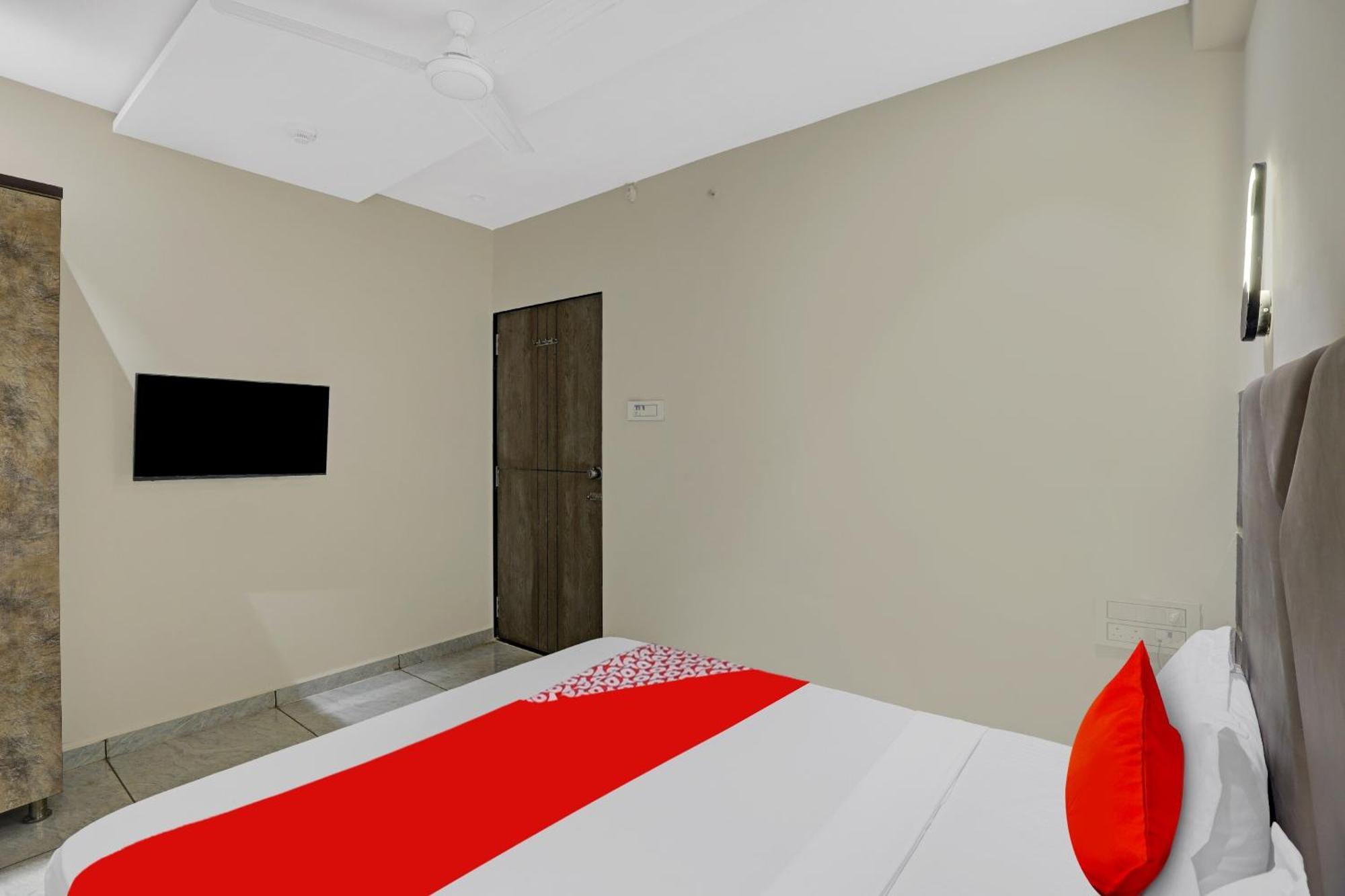 Hotel O Shree Palace Utran Екстер'єр фото